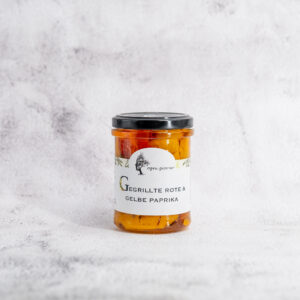 Rote und gelbe Paprika vom Grill